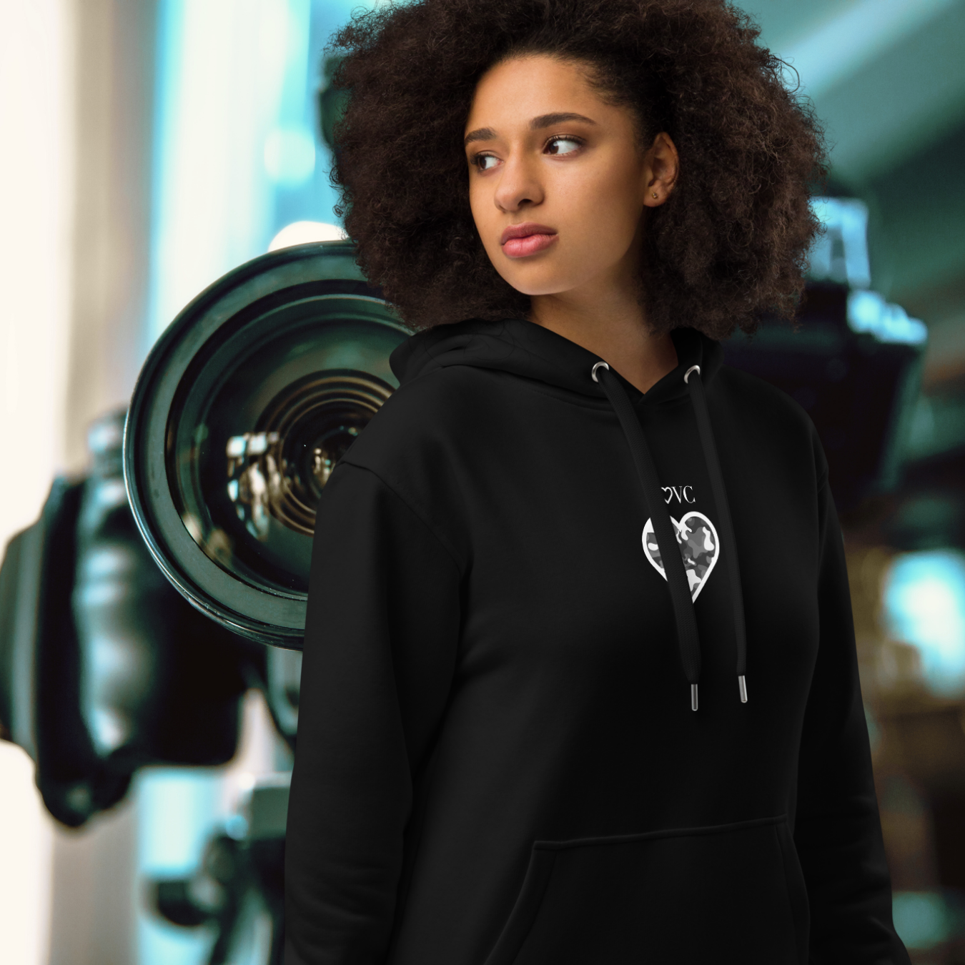 HOODIE PREMIUM CON CAPUCHA ECO MUJER LOGO MILITAR