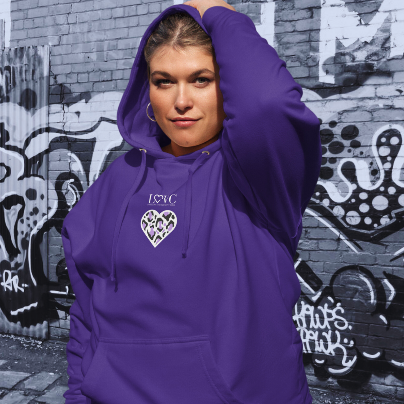 HOODIE PREMIUM CON CAPUCHA MUJER ANIMAL PRINT