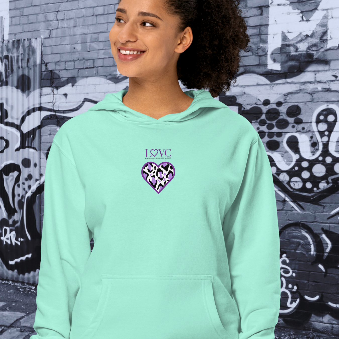 HOODIE PREMIUM CON CAPUCHA MUJER ANIMAL PRINT