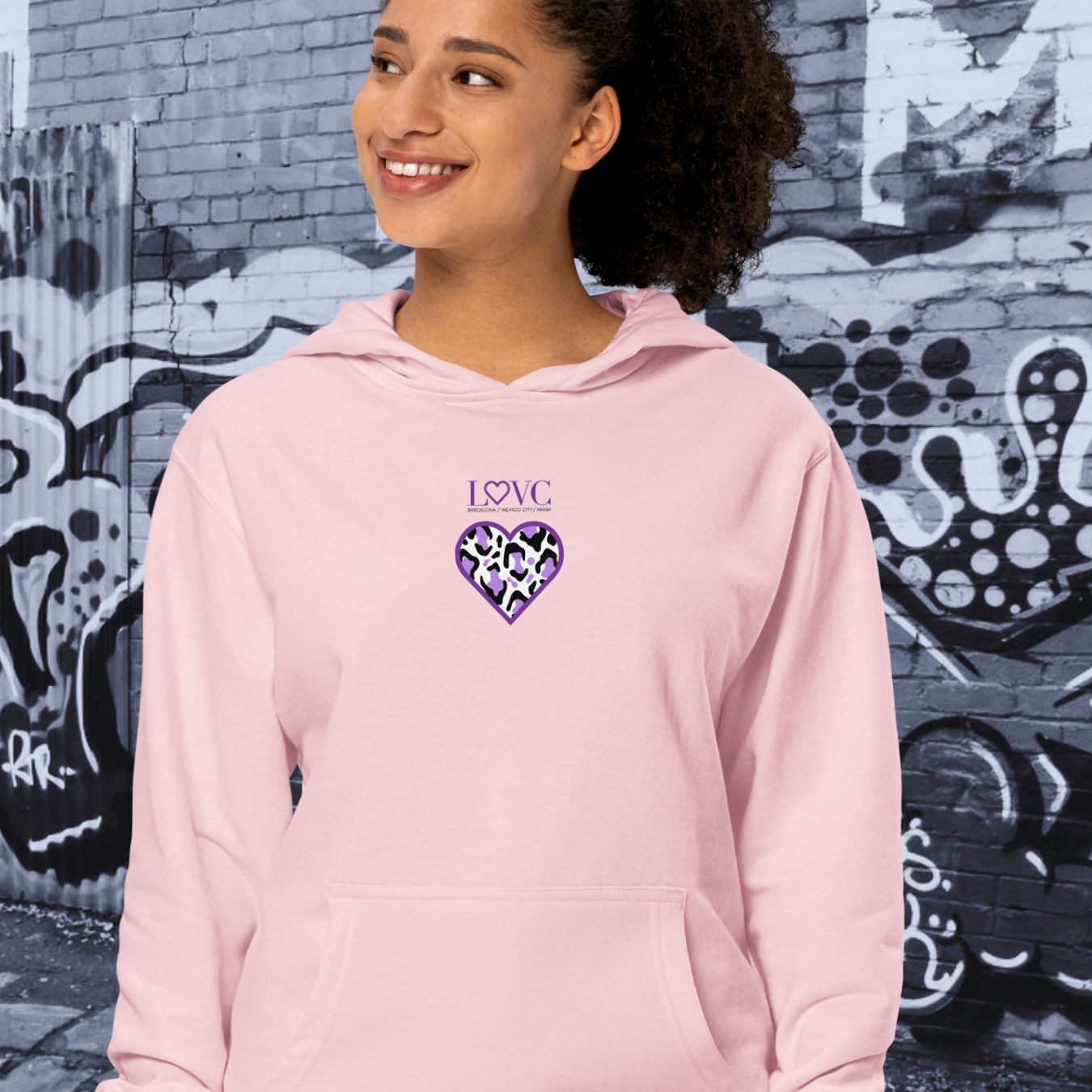 HOODIE PREMIUM CON CAPUCHA MUJER ANIMAL PRINT