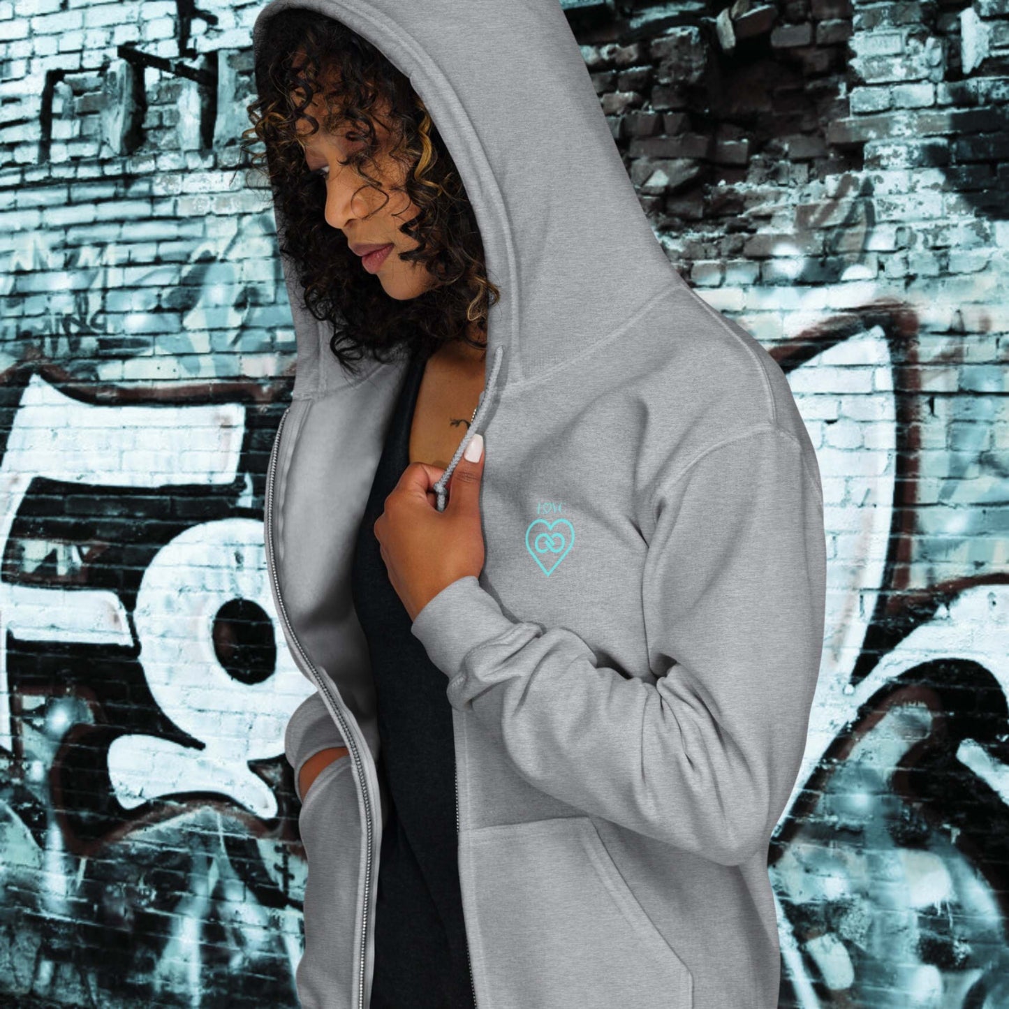 HOODIE CON CAPUCHA Y CREMALLERA MUJER INFINITE