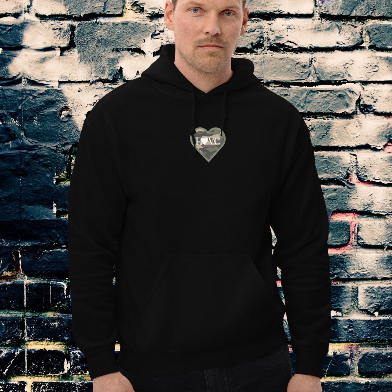 HOODIE CON CAPUCHA HOMBRE LOGO MILITAR