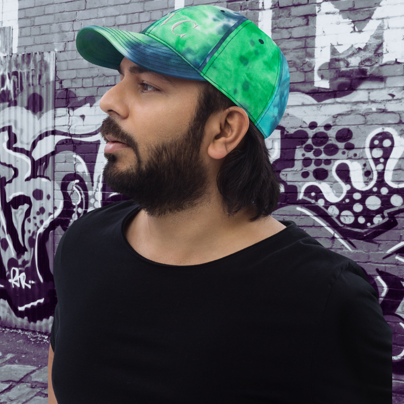 GORRA CON EFECTO TIE DYE HOMBRE LOGO BLANCO